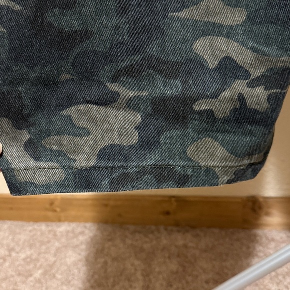 Women’s Camo Cargo straight leg pants NWT XL & Large available NEW - Picture 9 of 10